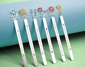 Engraved Birth Month Flower Bookmark, Book Lover Gift, Custom Floral Reading Tracker for Birthday, Graduation, Retirement, Gift for Her