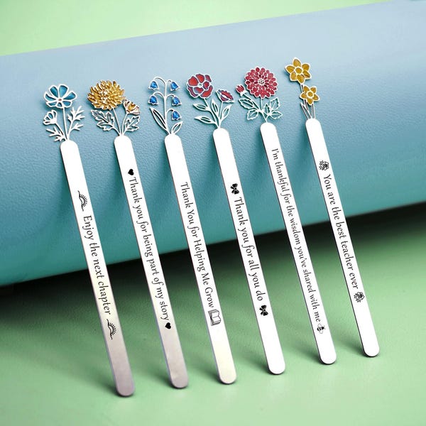 Marcapáginas floral grabado con el mes de nacimiento, regalo para amantes de los libros, registro de lectura floral personalizado para cumpleaños, graduación, jubilación, regalo para ella.