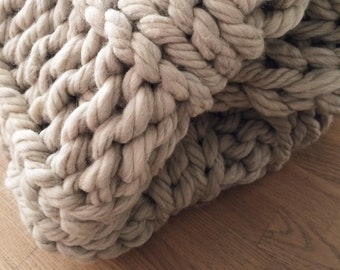 Wool blanket Queen 60x80 inch, Chunky knit blanket, Arm knit throw of giant merino