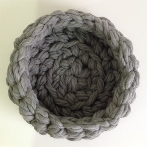 Crochet pet bed Cozy wool pet cave Gray col.5502 image 4