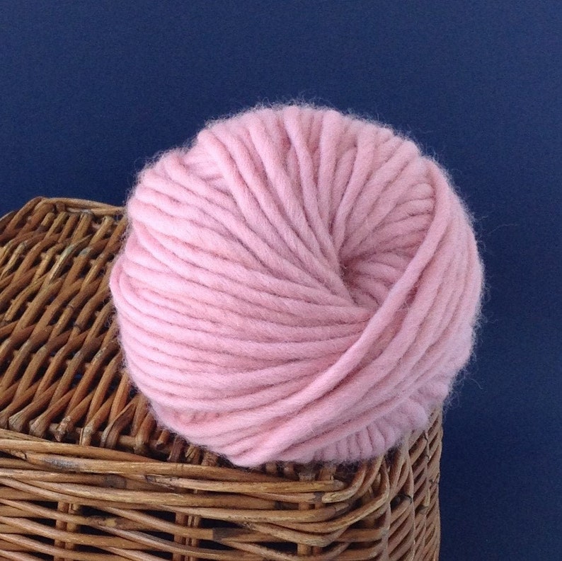 Pink bulky yarn Super chunky merino wool Weight 6 chunky yarn for hand knitting and felting Thick wool col.5252 image 1