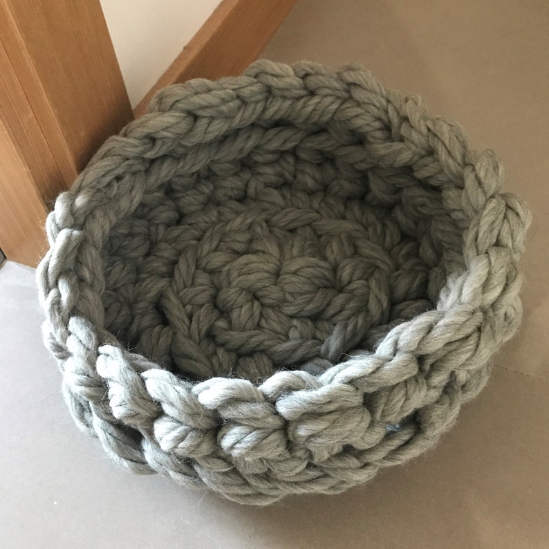 Crochet pet bed Cozy wool pet cave Gray col.5502 5502 gray