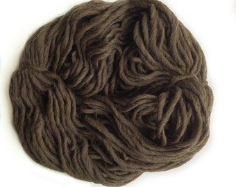 Brown chunky yarn Merino wool Super bulky yarn weight # 6 Super chunky merino Feltable wool roving col.5246