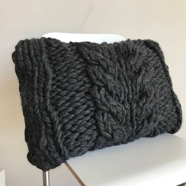 Big yarn pillow knit kit, DIY knitting kit, Big yarn cushion knit kit, Chunky yarn pillow DIY, cable knit pillow pattern, diy wool project image 5