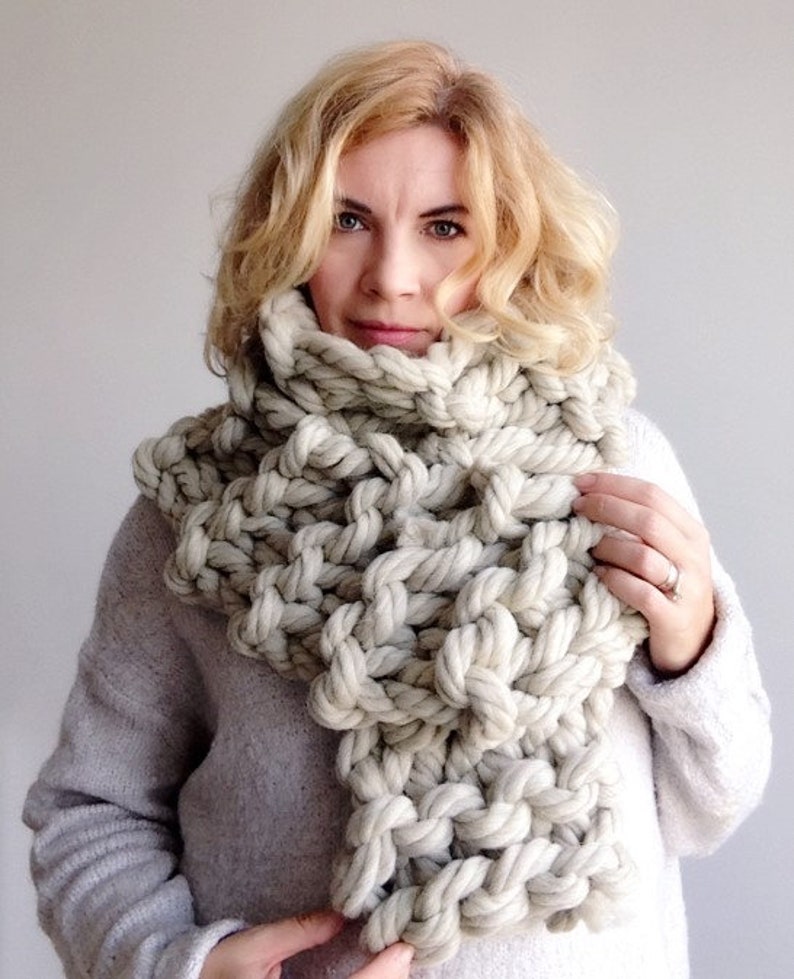 Beginner knitting kit Chunky scarf Gift for knitting friend image 7