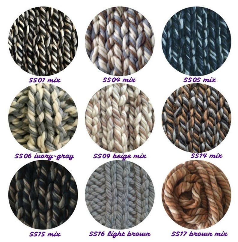 Op de afbeelding: Negen verschillende garenkleuren, elk in een cirkel, die de textuur van het garen laten zien. De kleuren zijn zwart en wit, bruin en wit, blauw en grijs, ivoor en grijs, beige en wit, bruin en grijs, zwart en grijs, lichtbruin en bruin.