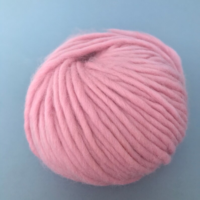 Pink bulky yarn Super chunky merino wool Weight 6 chunky yarn for hand knitting and felting Thick wool col.5252 image 5