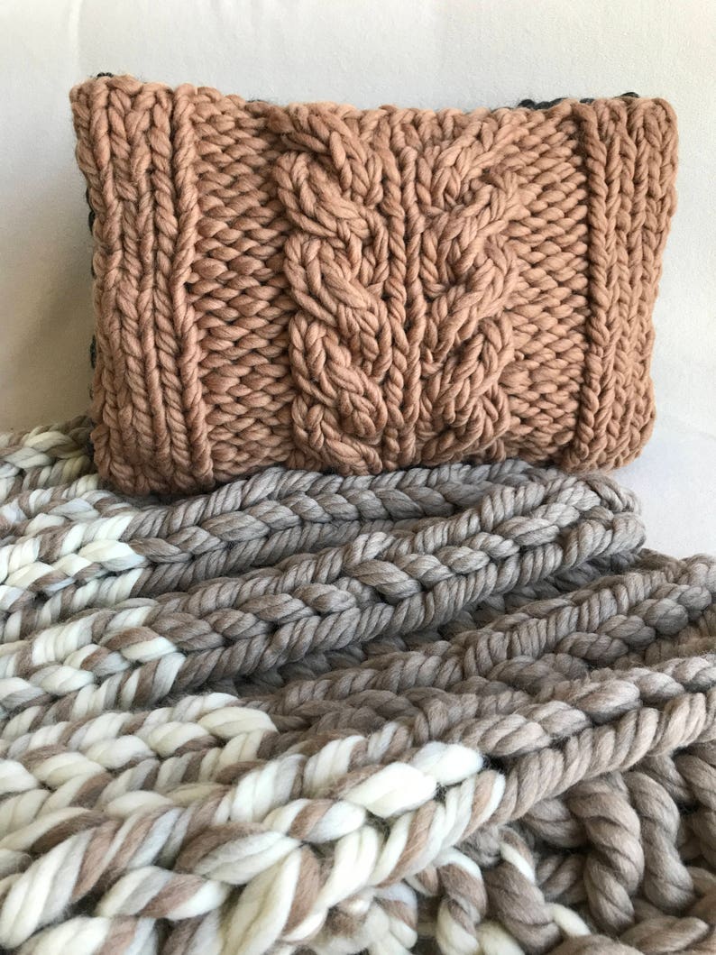 Big yarn pillow knit kit, DIY knitting kit, Big yarn cushion knit kit, Chunky yarn pillow DIY, cable knit pillow pattern, diy wool project image 6
