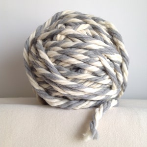 Ivory white gray Giant yarn Super chunky blanket yarn Jumbo merino wool for arm knitting Mix col.5506 image 5