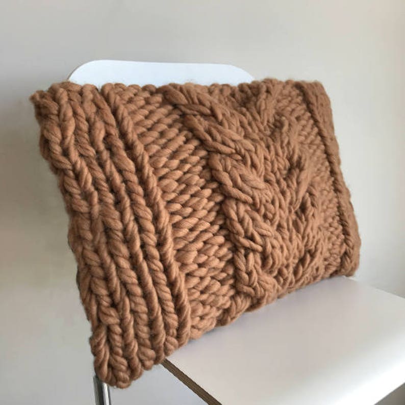 Big yarn pillow knit kit, DIY knitting kit, Big yarn cushion knit kit, Chunky yarn pillow DIY, cable knit pillow pattern, diy wool project image 1