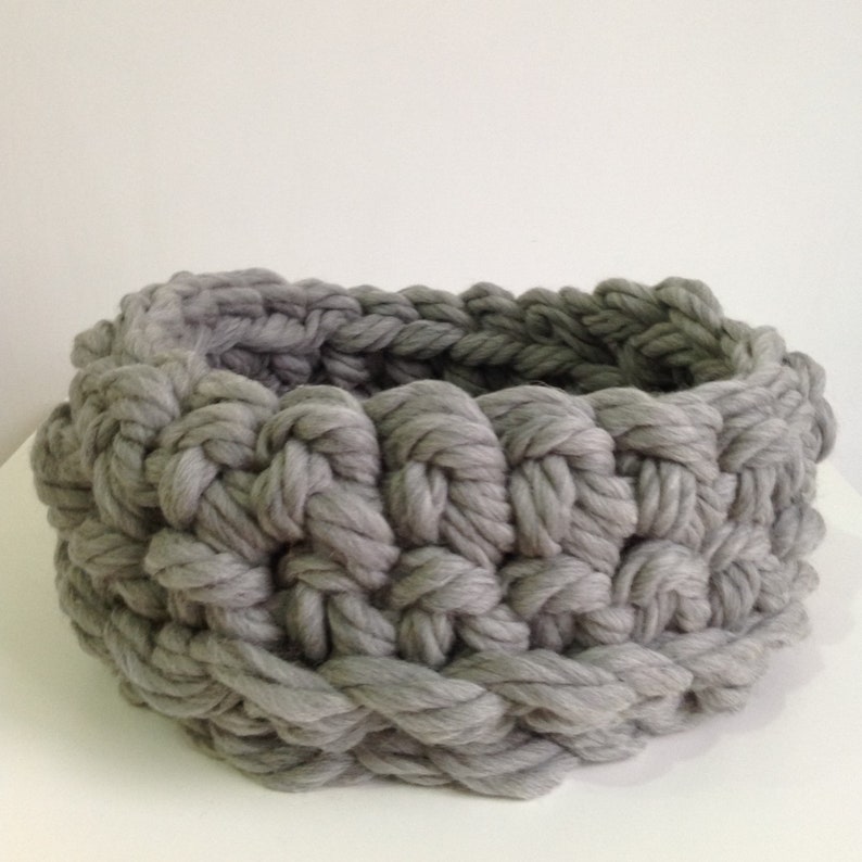 Crochet pet bed Cozy wool pet cave Gray col.5502 image 1
