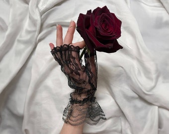 FLIRTY TOUCH black romantic lace glovelettes, fingerless lace gloves