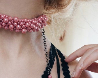 SUGAR TRUFFLES pink choker with pearl embellishments