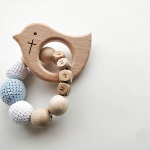 Recuerdo de bautizo personalizado - Pájaro de madera decorado con crochet y cuentas con letras - Regalo para padrinos - Regalo de agradecimiento para padrinos