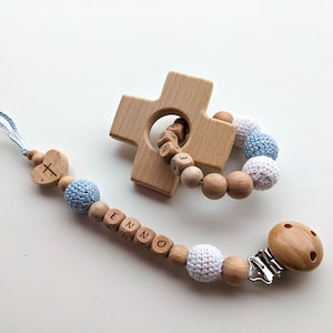Recuerdo de Bautismo Personalizado - Cruz de Madera Decorada con Cuentas de Letras y Ganchillo - Regalo para Padrinos - Regalo de Agradecimiento para Padrinos