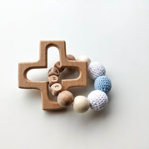 Recuerdo de Bautismo Personalizado - Cruz de Madera Decorada con Cuentas de Crochet y Letras - Regalo para Padrinos - Regalo de Agradecimiento para Padrinos