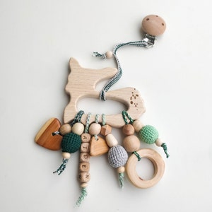 Ciervo de juguete para cochecito - Decoración de ciervos para asiento de coche con clip - Accesorio de cochecito de ciervo personalizado de madera con colgantes - Cochecito Deco