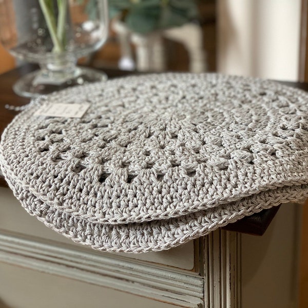 Farmhouse Placemats, Round Placemats, Crochet Placemats, Farmhouse Decorating, Country Farmhouse, Farmhouse Kitchen Decor