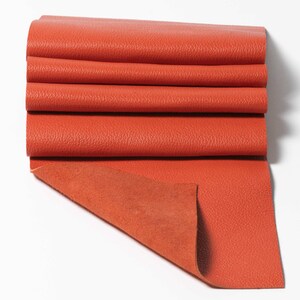 Piezas de panel de grano superior de cuero naranja 3-3.5 oz. (1,2-1,4 mm) Ideal para pequeños artículos de cuero Bolsas Pendientes Bolsa Etiquetas Marcadores de libros