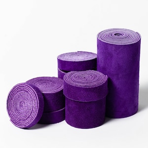 Tiras de cuero de gamuza morada de 48 pulgadas de largo, 4 a 4,5 onzas de grosor, de tres octavos a 4 pulgadas de ancho para hacer joyas, artesanos del cuero y bandas para sombreros