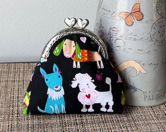 Dog Kiss Clasp Coin Purse: Wallet