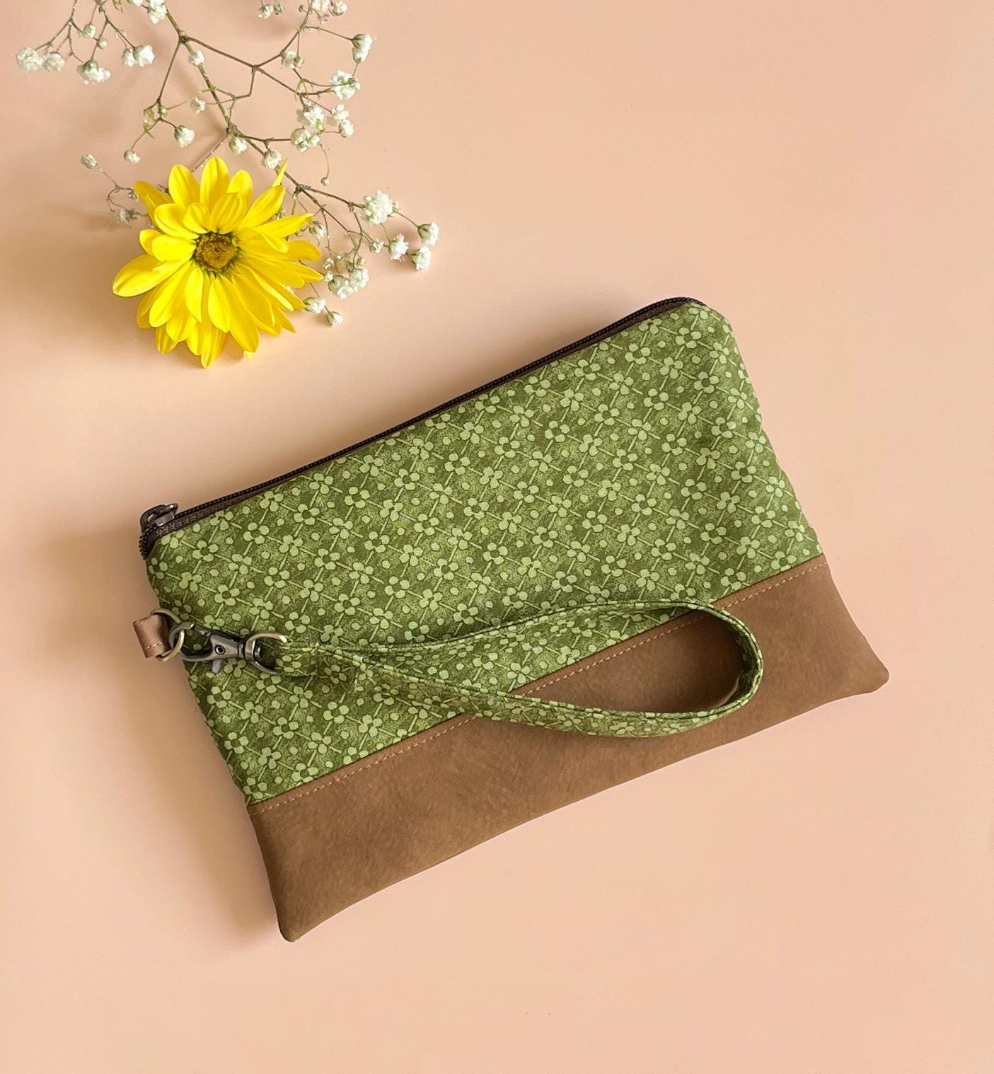 Floral Cotton Wristlet Wallet: Vegan Leather Clutch Organizer