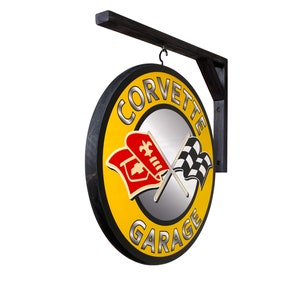Letrero de pared de doble cara para garaje Corvette vintage de 15 pulgadas de diámetro. Incluye soporte y herrajes. Solo para uso en interiores.