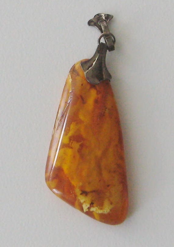 Baltic Butterscotch Amber  Pendant - vintage , unu