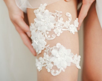 Ivory floral lace wedding garter set with 3D flowers, pearl garter set, floral lace garter, beaded lace wedding garter, Style G24