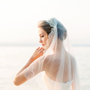 Lace juliet cap veil with freshwater pearls, lace veil, retro veil, 1920s veil, vintage veil, romantic veil, wedding veil, bridal veil, V41