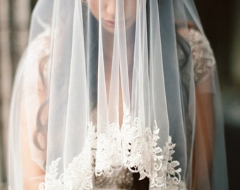 Lace circle drop wedding veil, lace wedding veil, circle veil, fingertip veil, drop veil, Style V29