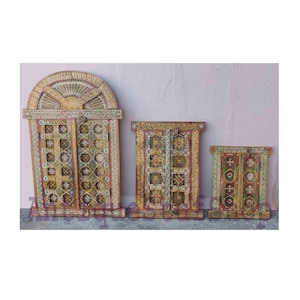 Marco Jharokha tallado a mano: decoración vintage de madera pintada de la India