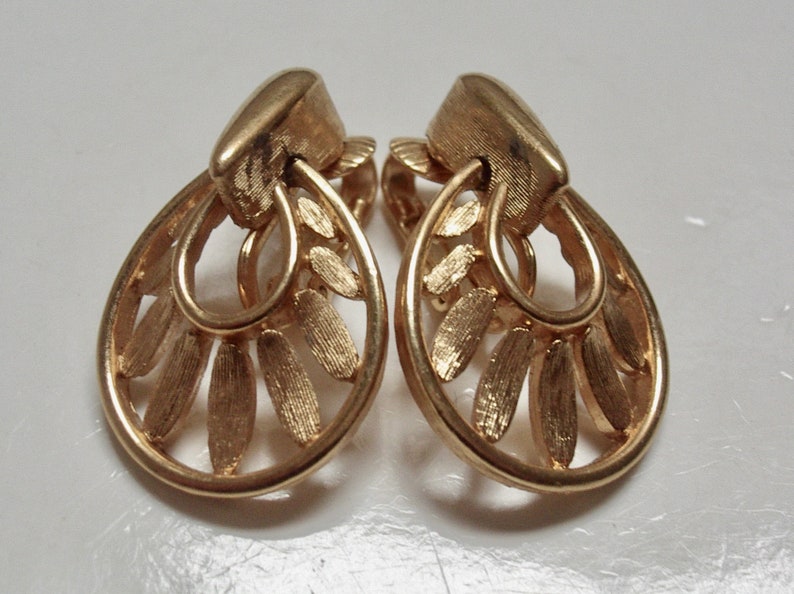 Value trifari earrings N&N's Trifari