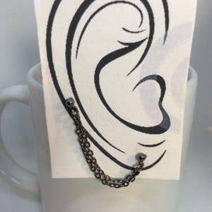 Boucles oreilles deux trous avec deux chaînes, Clous d'oreilles doubles nickel noir, Tiges d'oreilles noirs, Cadeau unisexe (BOD1107)