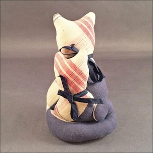 Vintage Cats Animal Pin Cushion Signed