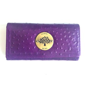 Exquisito bolso de mano largo Mulberry Daria de cuero morado con el logo de MULBERRY - Manía de adentro hacia afuera - Era 80s