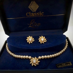 Lotus Pearl Necklace & Clip Earring Set
