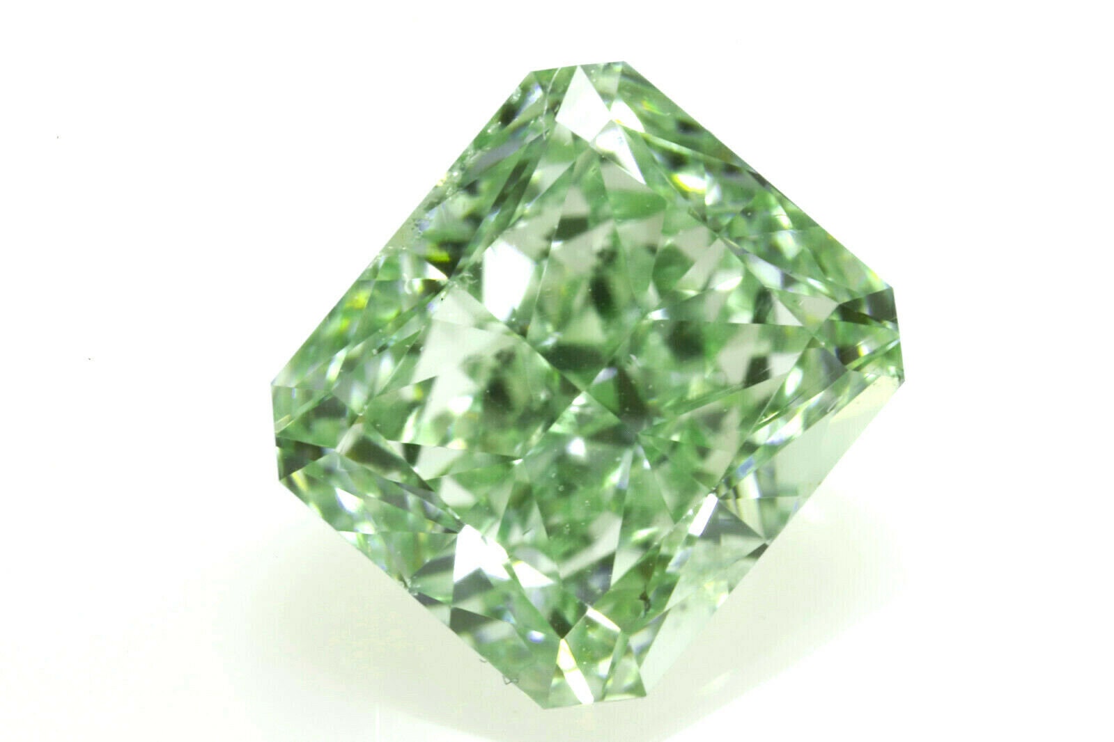 Seriez-vous tenté par un diamant vert ? - Only Natural Diamonds