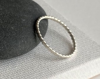 Super Skinny Twist Wire Hammered Sterling Silver Ring, Delicate Dainty Stacking, Simple Thin Wedding Band Alternative, Thumb Toe Midi, Maine