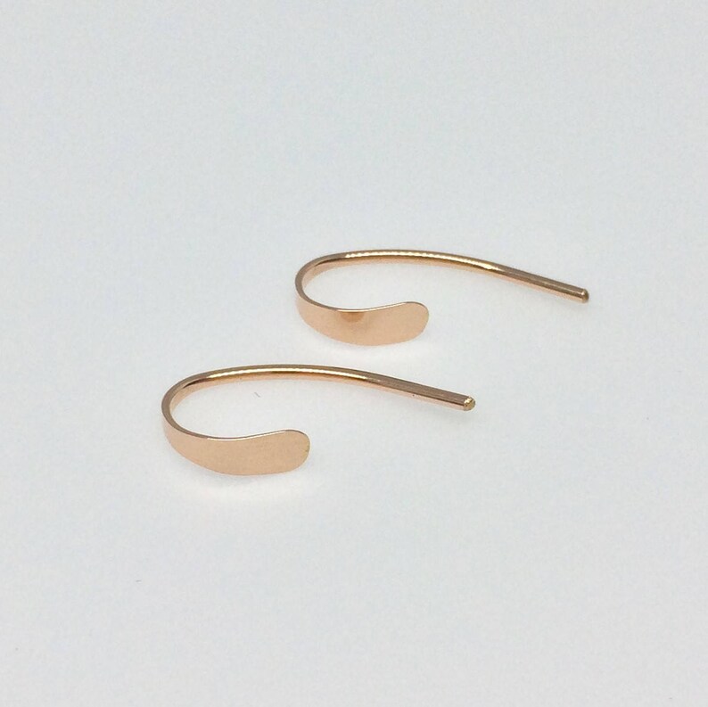 Tiny Rose Gold Comma Earring, Modern Minimalist Crescent Open Hoop, Writer Editor Teacher Gift, Girlfriend Wife Gift, Simple Unusual Jewelry zdjęcie 6