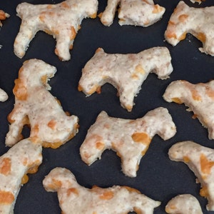 Cheddar Hounds Devon's Doggie Delights Homemade Dog Treats image 2