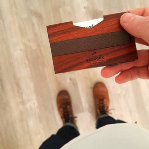 Cartera minimalista delgada con bolsillo frontal para hombre: billetera hipster personalizada: regalo lujoso y único para hombres con clip para dinero integrado