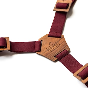 Gepersonaliseerde bruiloft bretels Bruidsjonkers cadeau bordeaux bretels Uniek cadeau heren jongens houten bretels stal