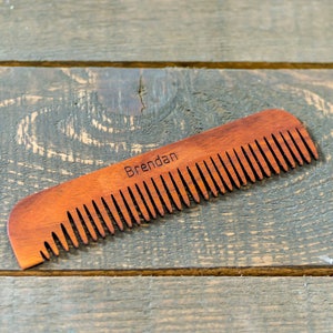 Pettine in legno personalizzato per uomo!