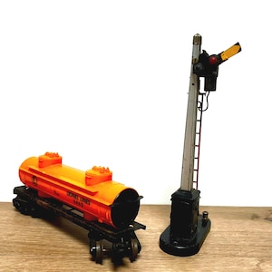 Vintage Lionel Model Train Crossing Signal-1940s-1950s. Tested-Works great-PRICE REDUCED