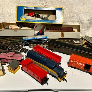 Large Boxlot of HO Model Railroad Items including Diesel Engine, Lots of Cars, Buildings, Kits and Tracks-FREE SHIPPING