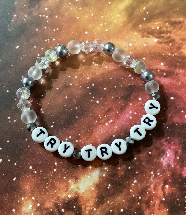 Taylor Swift-Inspired Friendship Bracelet afbeelding 12