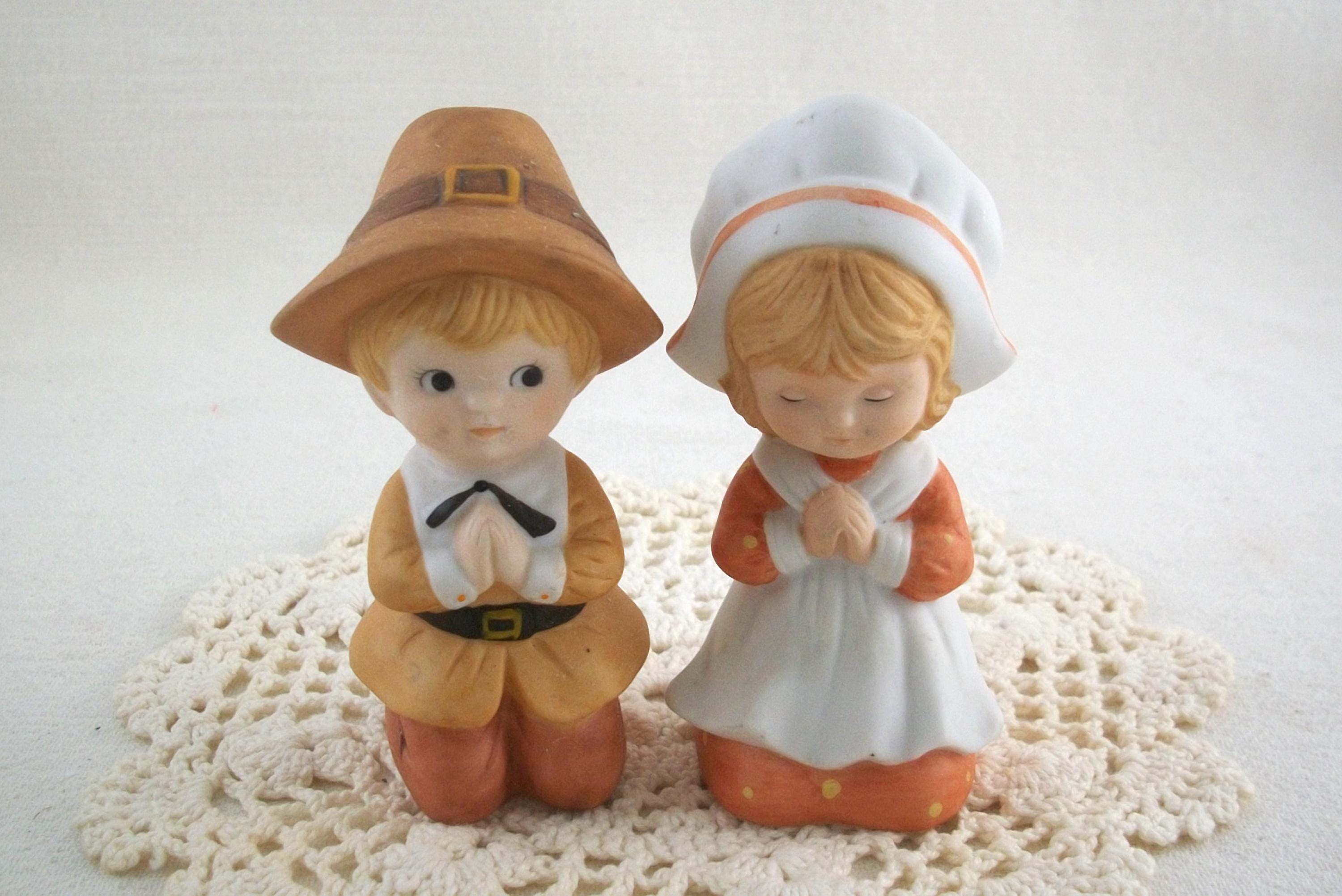 陶製人形　Girl praying Praying Girl w/Rosary Night Light 4”T Porcelain Figurine 3.5