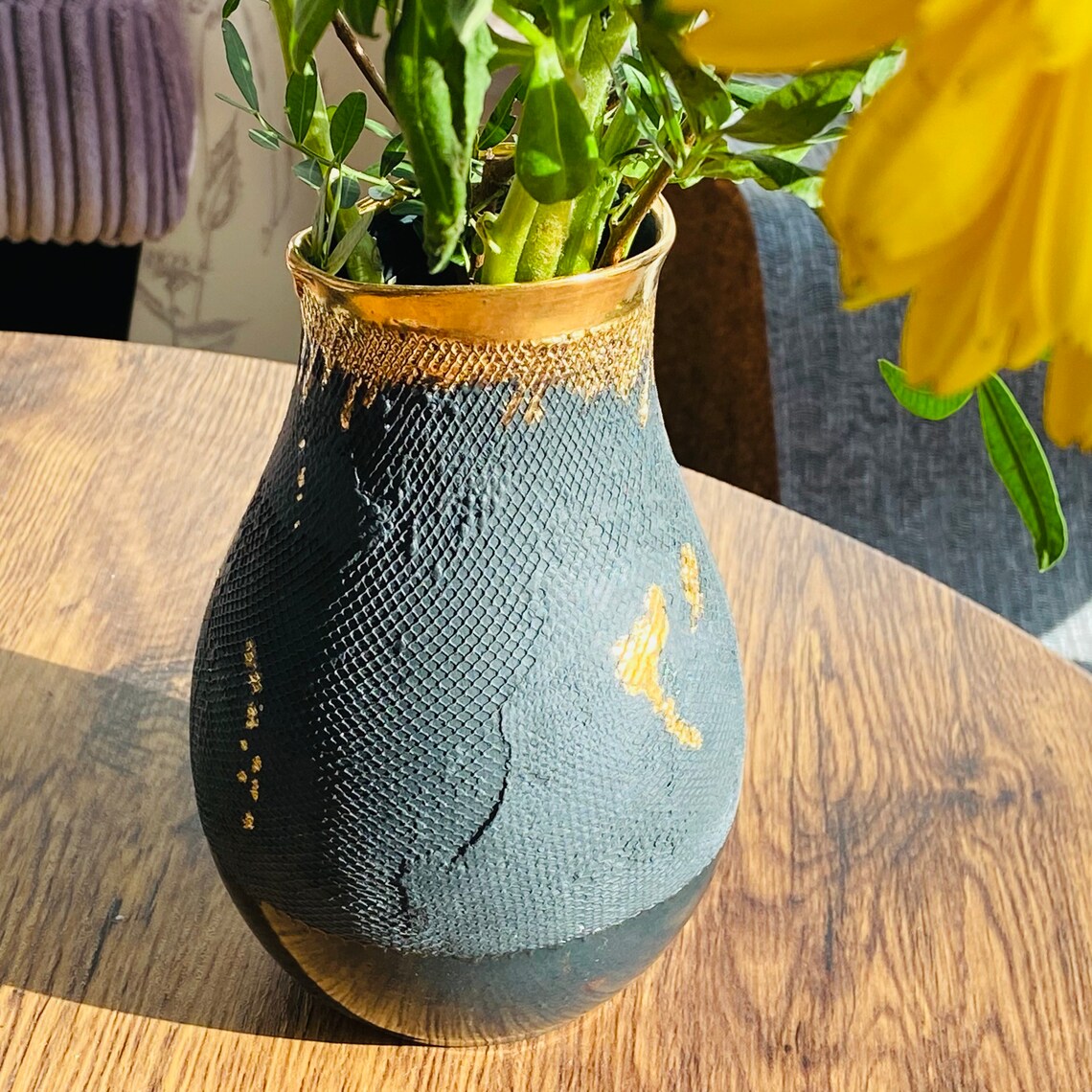 Black and gold speckled vase / pretty classic flower vase Etsy