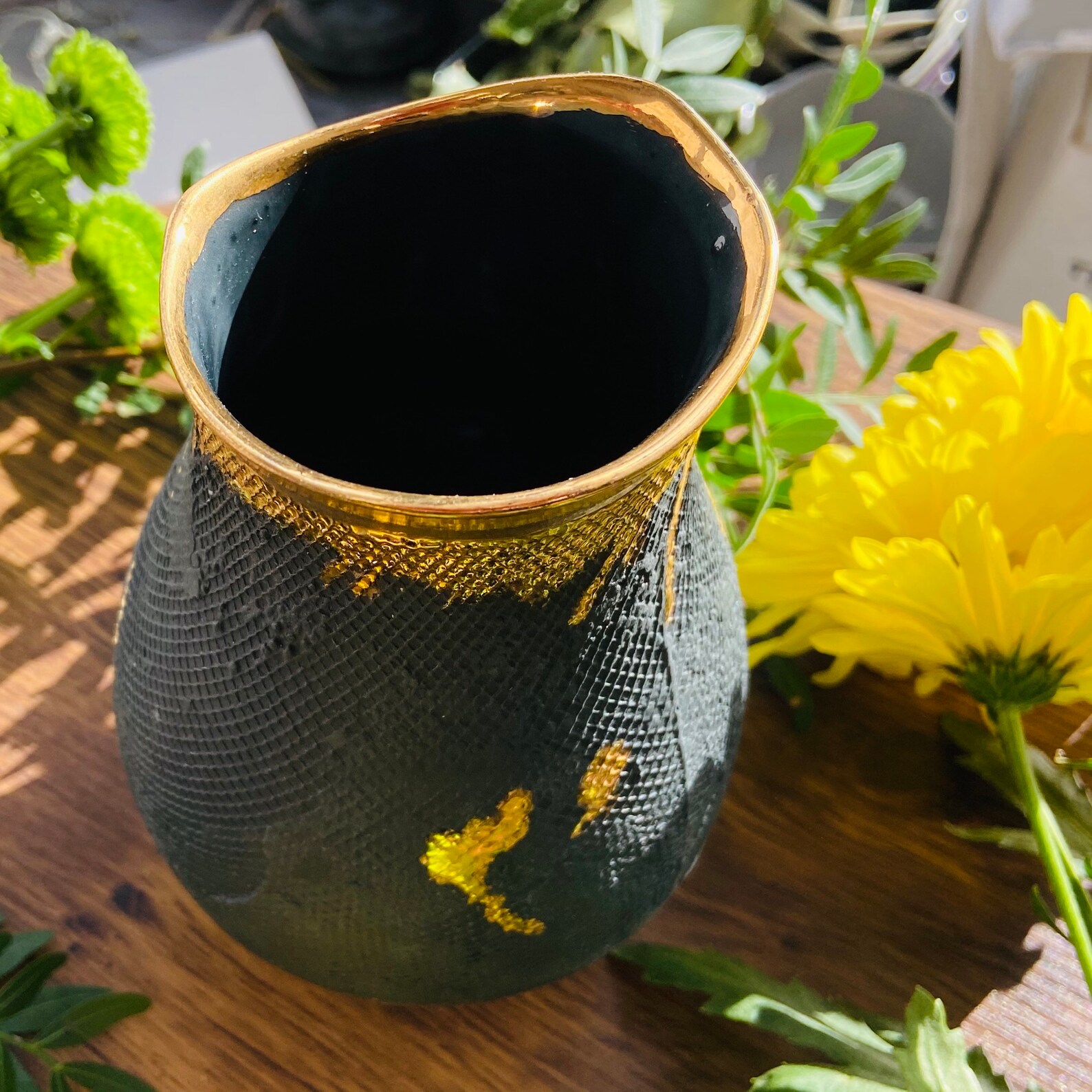 Black and gold speckled vase / pretty classic flower vase Etsy